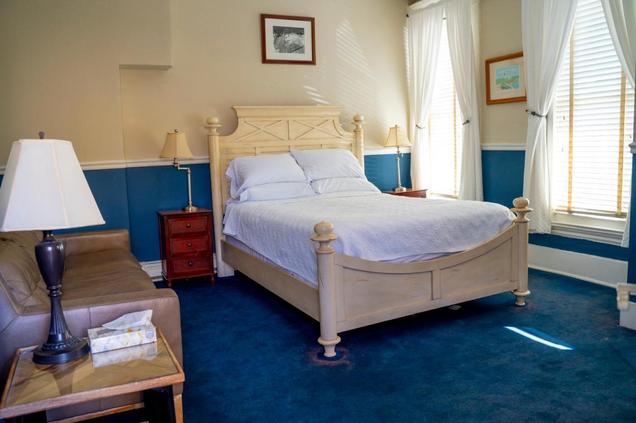 Brasswood Inn Провинстаун Экстерьер фото