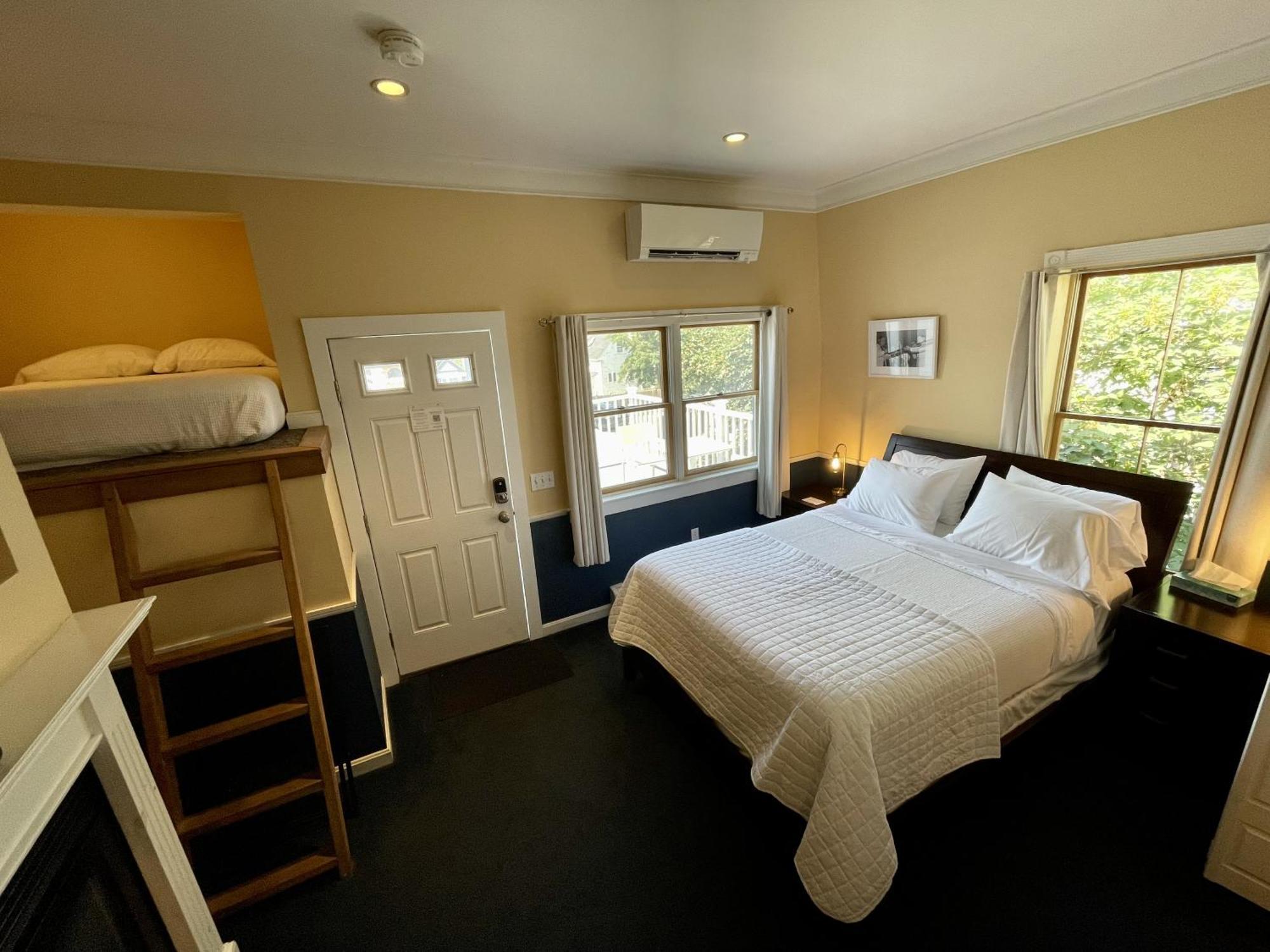Brasswood Inn Провинстаун Экстерьер фото